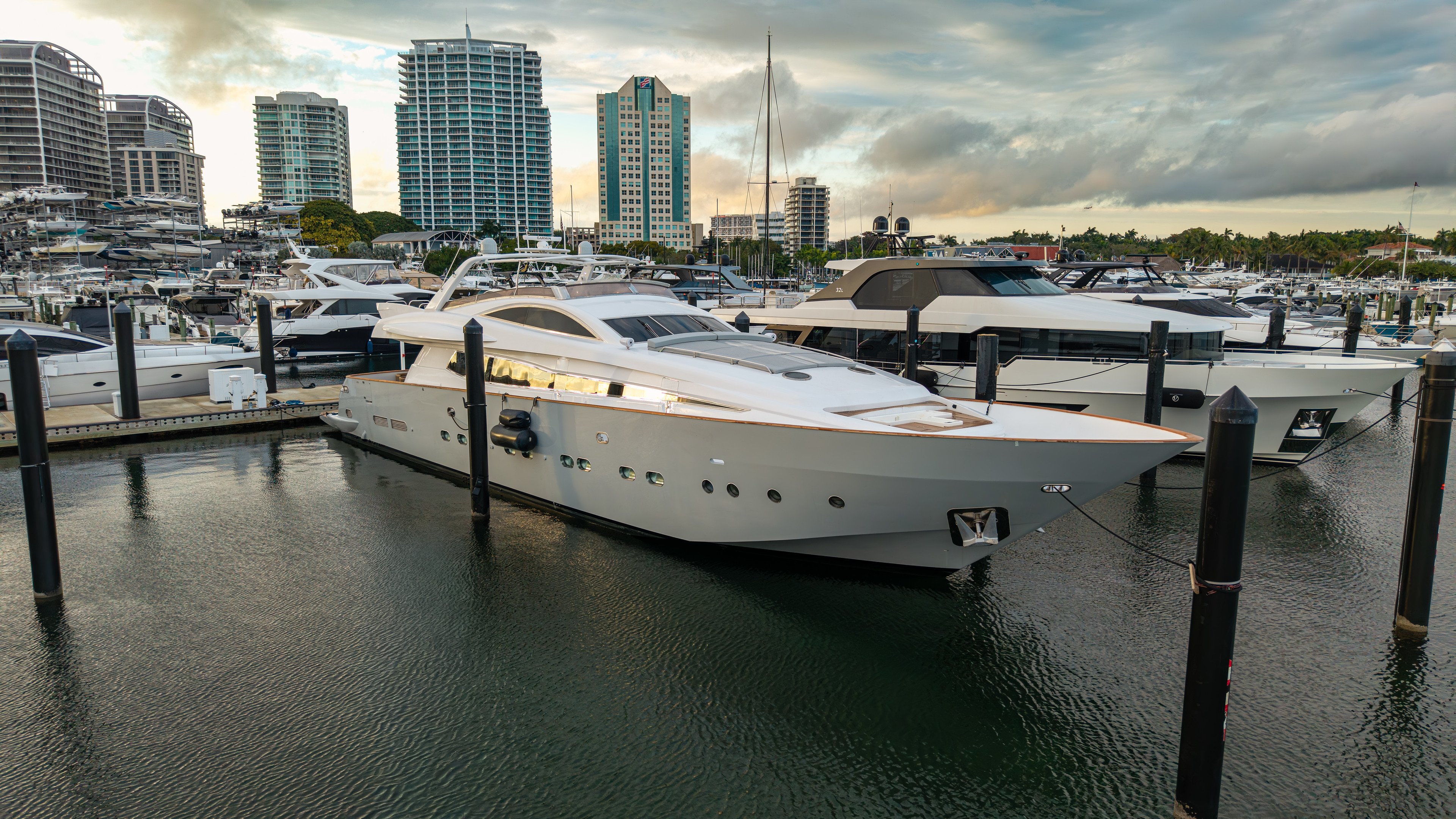 110ft Antago exterior