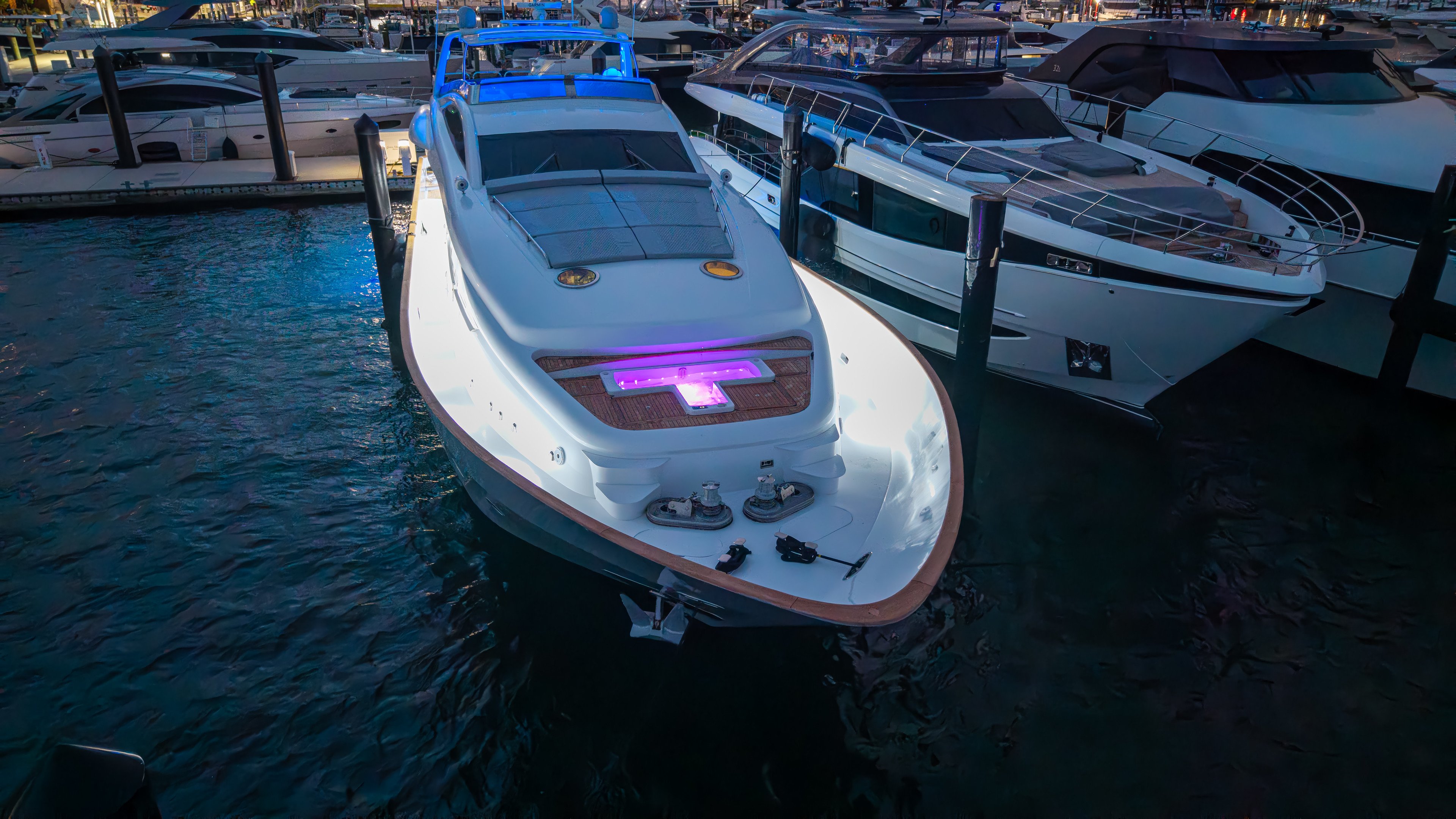 110ft Antago night lights stern
