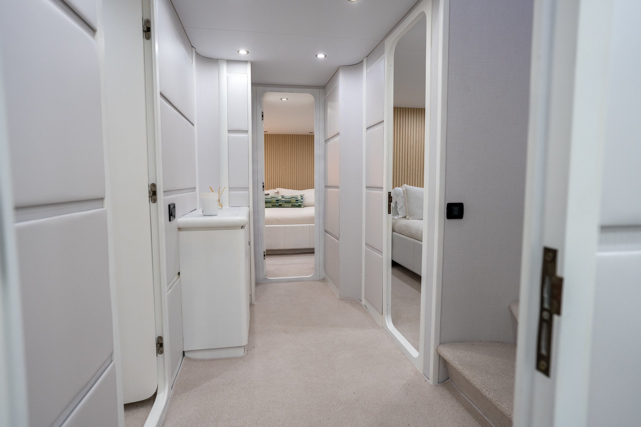 110ft Antago cabin hallway