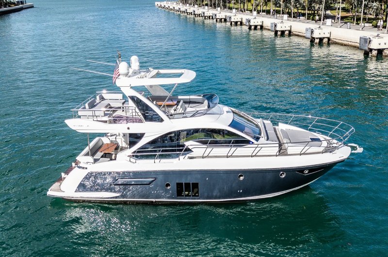 Azimut 52 Julia Valentine