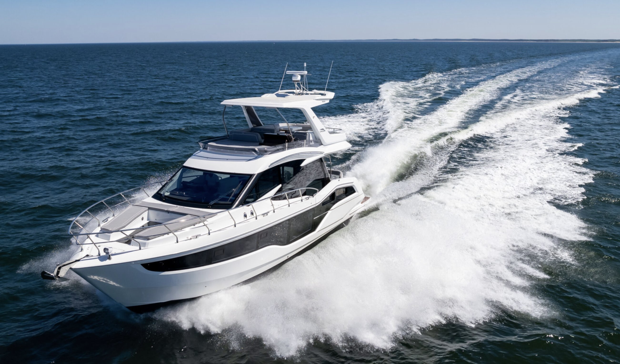 Galeon 53 underway bow