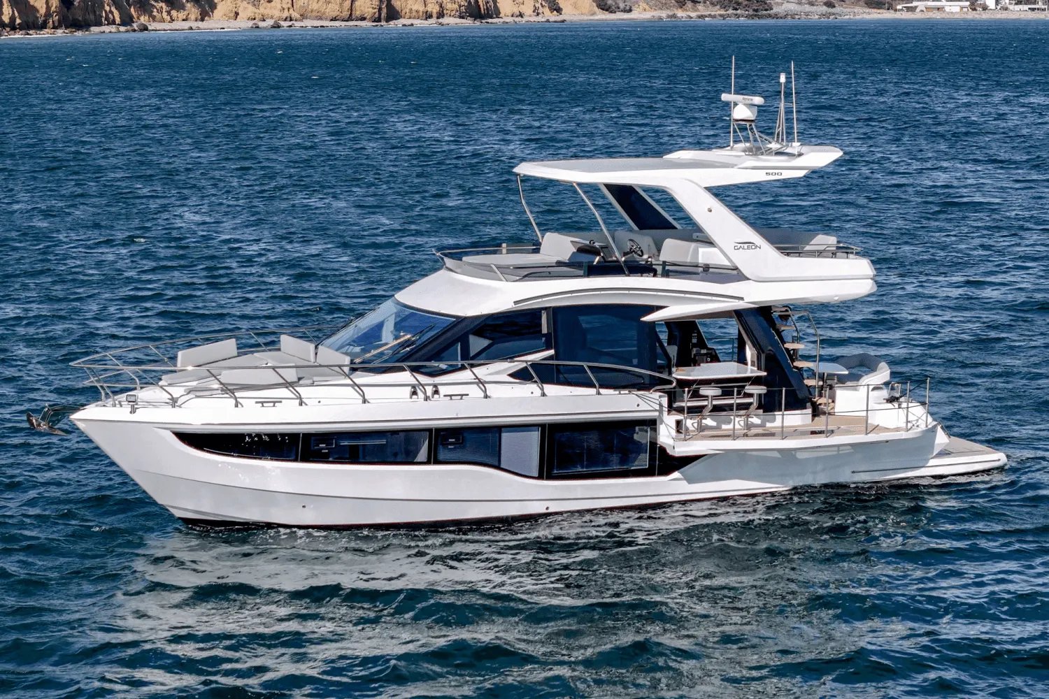 Galeon 2025 full exterior profile