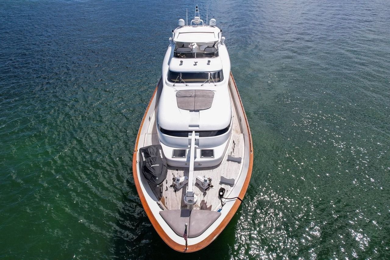 Maiora aerial bow overhead