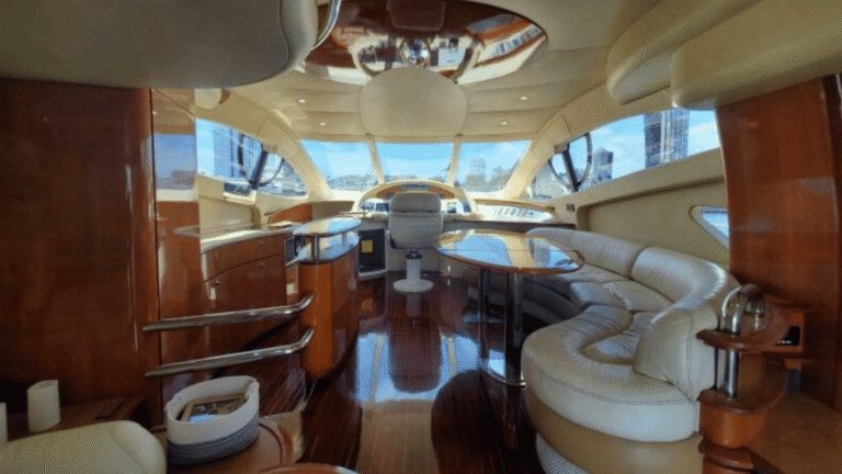 57ft Azimut Monaco salon